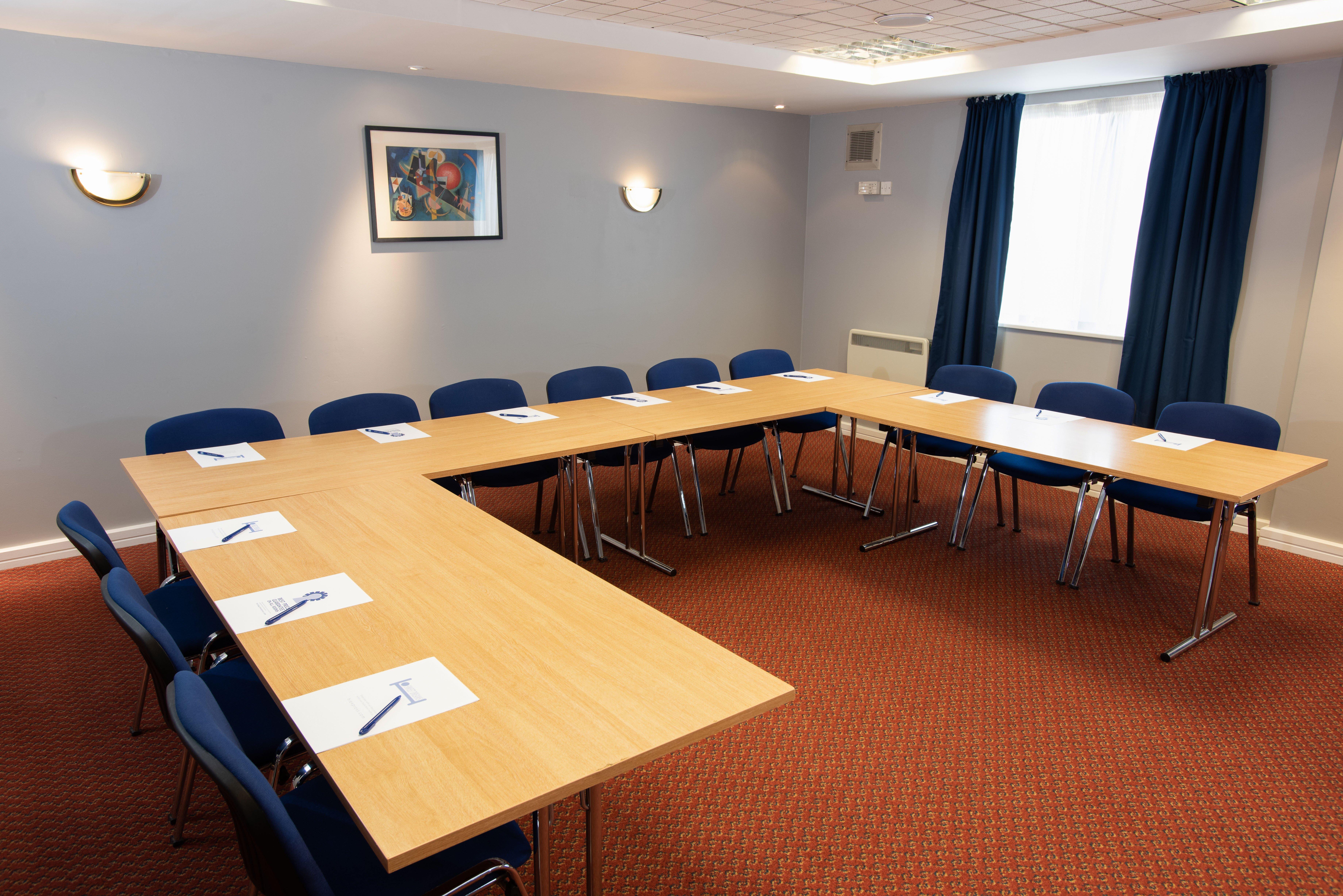 & Lounge Knowsley