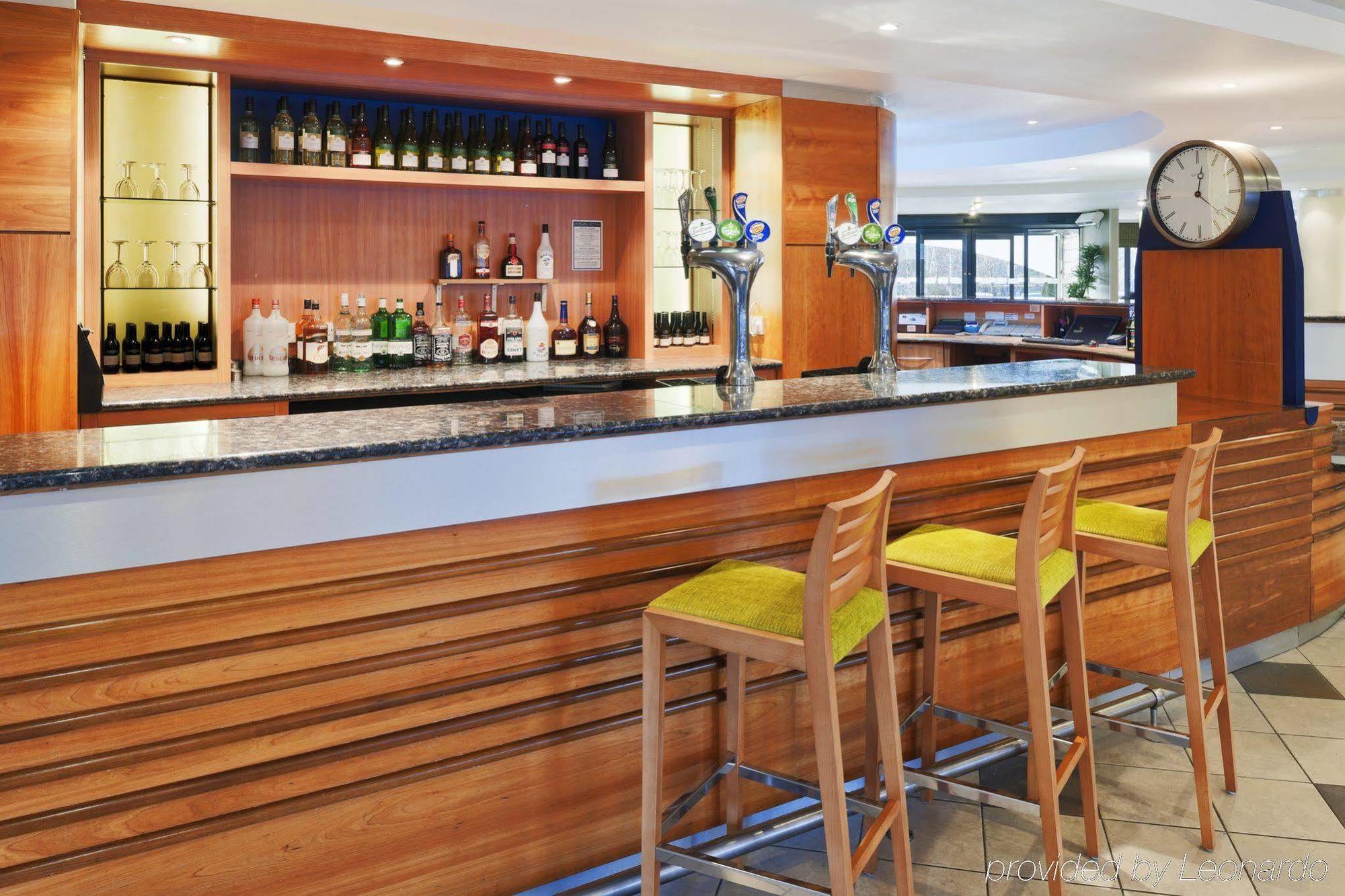 & Lounge Hotel