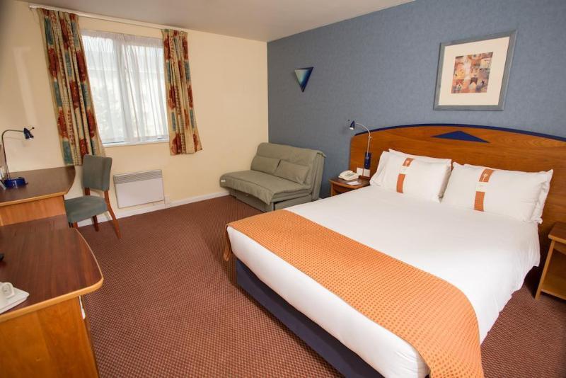 & Lounge Knowsley