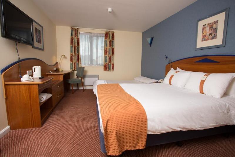Hotel & Lounge